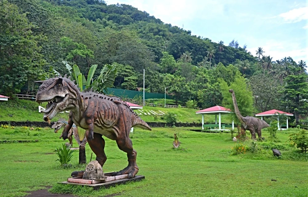Albay Park and Wildlife in Legazpi Pictures
