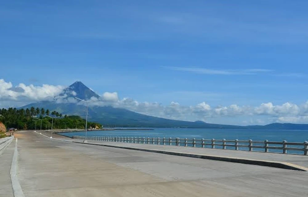 Puro Boulevard in Legazpi Pictures